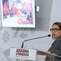 Azucena Cisneros f4