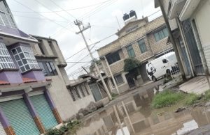 Vivir con el agua hasta las rodillas: la historia que se repite en Chiconautla
